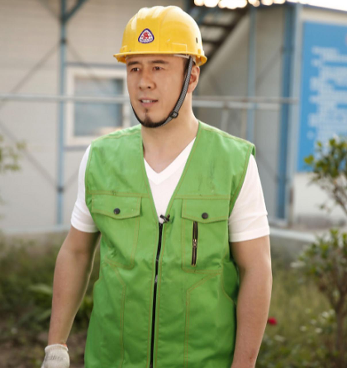 杨坤在中国乐坛什么地位在华语乐坛这片风云变幻、群星璀璨的天地里，杨坤宛如一颗独特