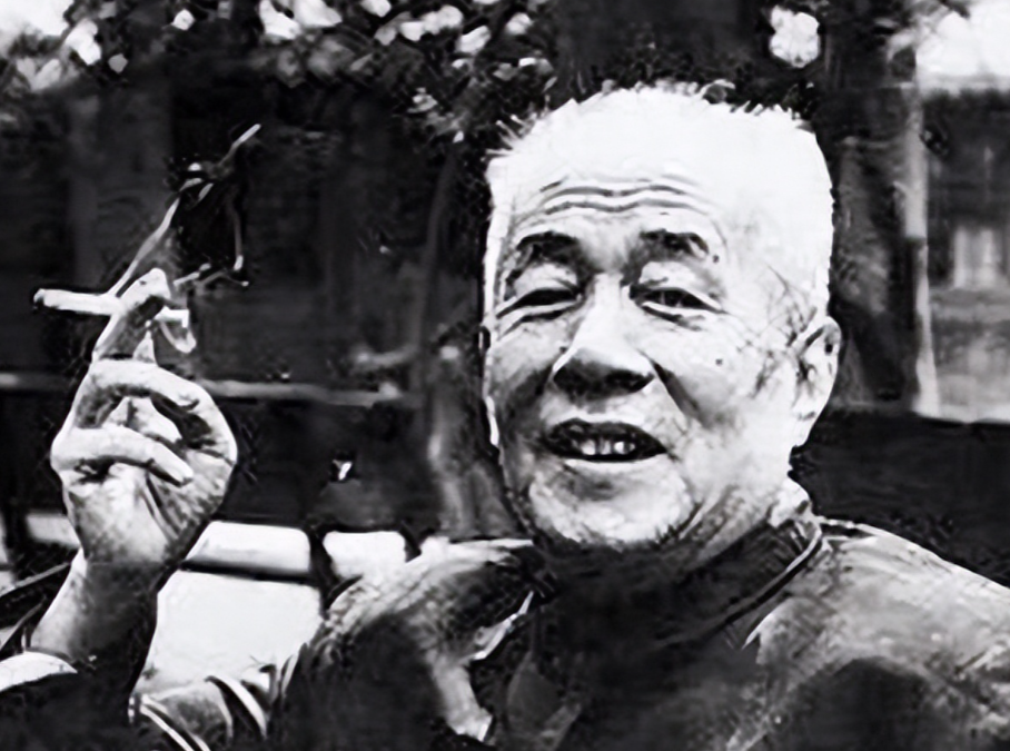 1947年9月，地下党王冶秋照常去工作，走到院子时，发现他的勤务兵被特务抓了。特