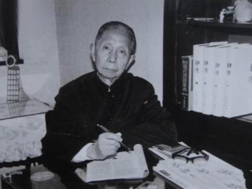 1955年，蒋介石的女婿被捕，妻子蒋瑶光急的团团转，随即去找周总理求情，周总理指