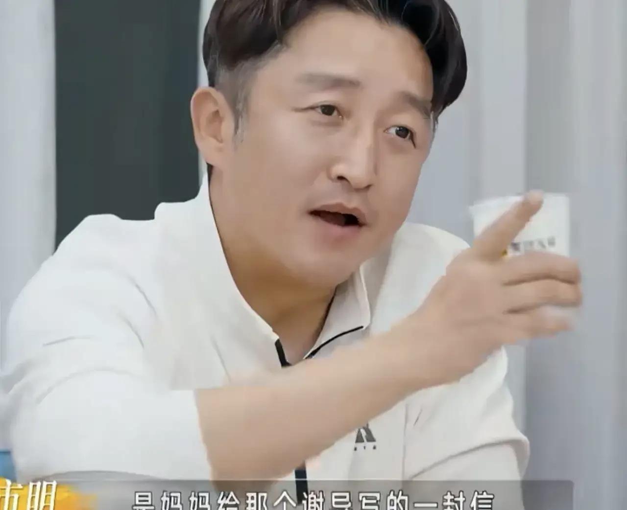 邹市明真的知恩图报哦，当年可以跟轩轩上去哪儿，是李维嘉帮衬的，如今十几年过去了，
