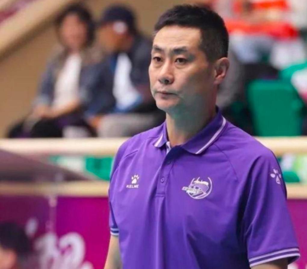 女排联赛已经过半，天津女排主教练陈方还在磨合阵容，到目前为止，还没有确定场上的主