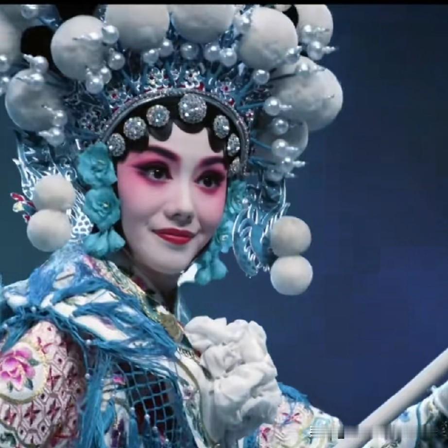 在《主角》里扮演单团的北电院长扈耀之，对刘浩存在剧中的表现给予了高度评价。他说刘