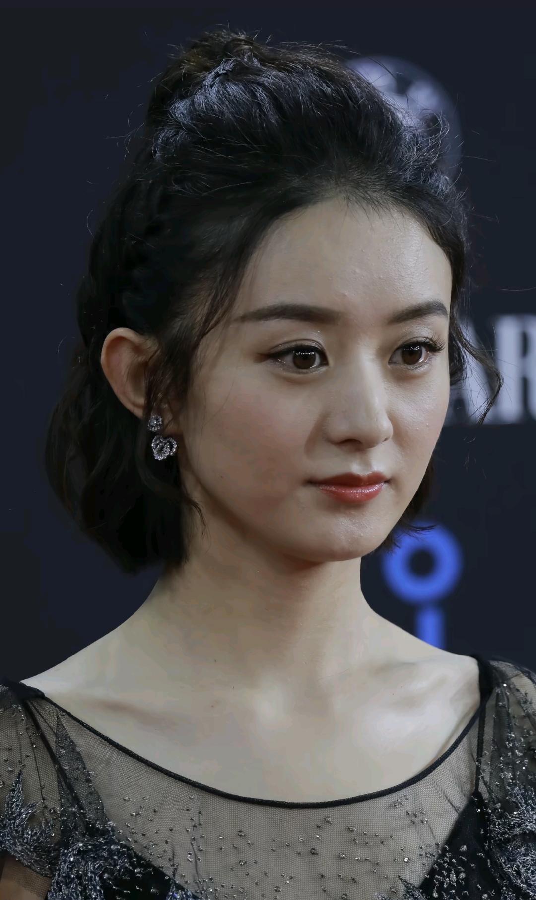 有个叫汪诚的网友，以前在网上疯狂辱骂赵丽颖，怎么难听怎么来，赵丽颖没惯着，