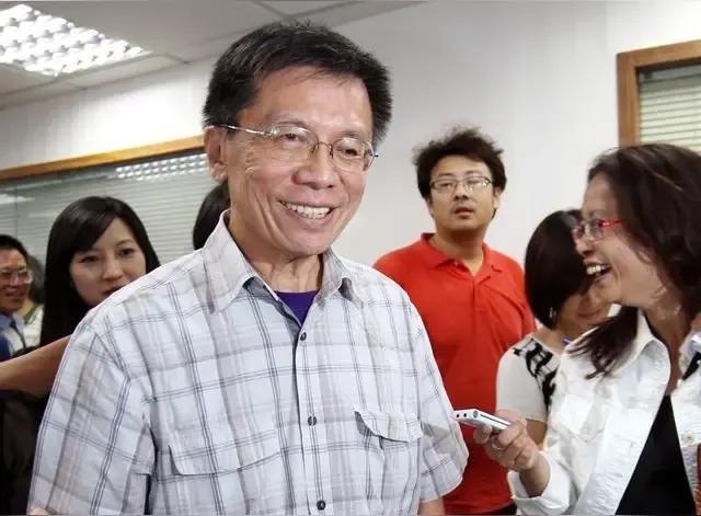 沈富雄的变化令人吃惊！因为沈富雄对民进党的大罢免，一开始就是保持批评的态度，说赖