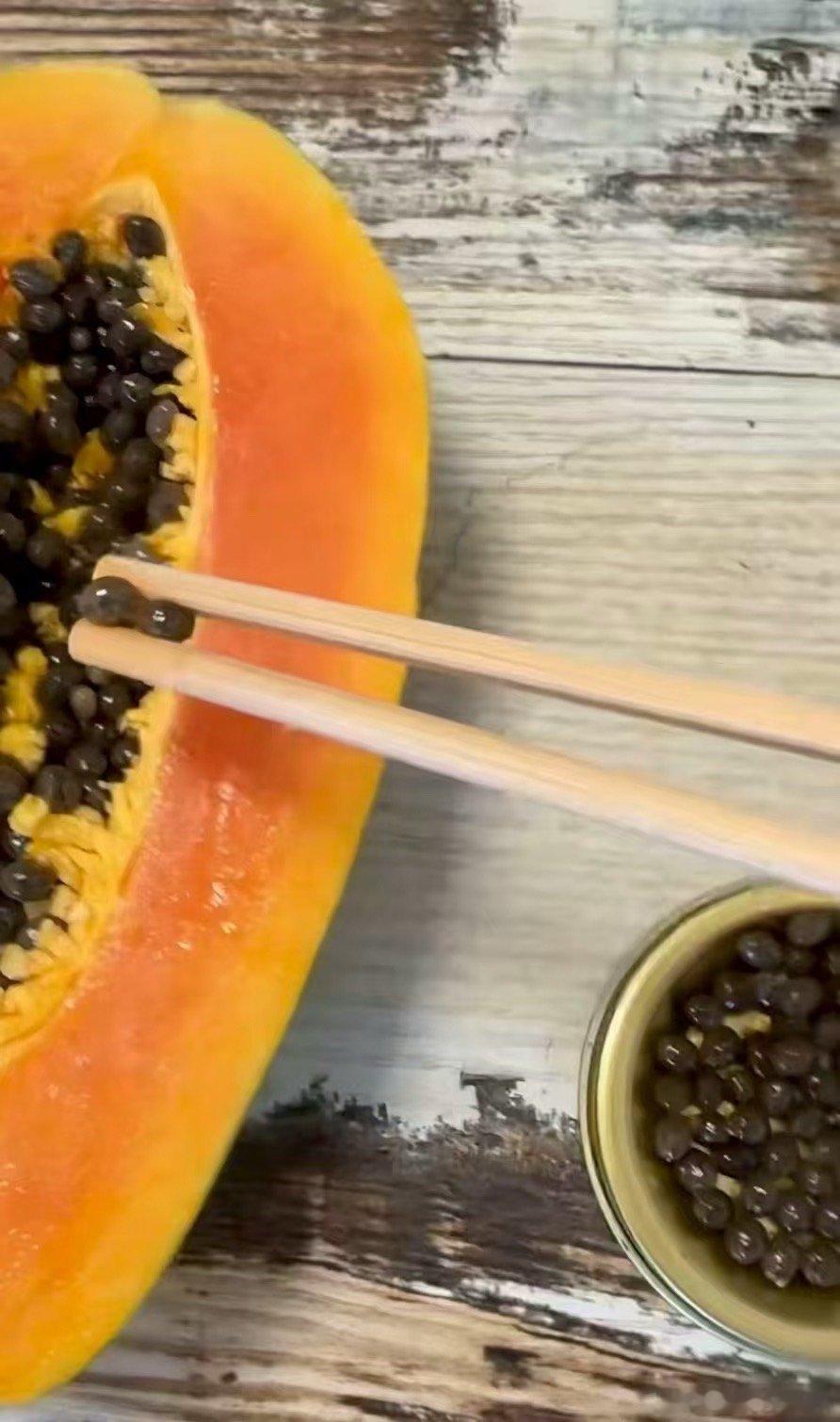 V我50给你讲下高级鱼子酱的口感吃货在这里