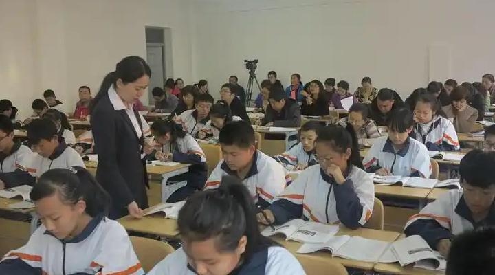 初中各科成绩好的秘诀是什么？1、语文：成绩好，就是语感强，积累足！所以你就坚持