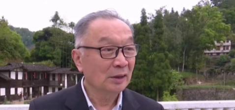 温铁军一语惊人：“我们为什么一定要走西方那条老路呢？把农民都赶进城，在城市搞低收
