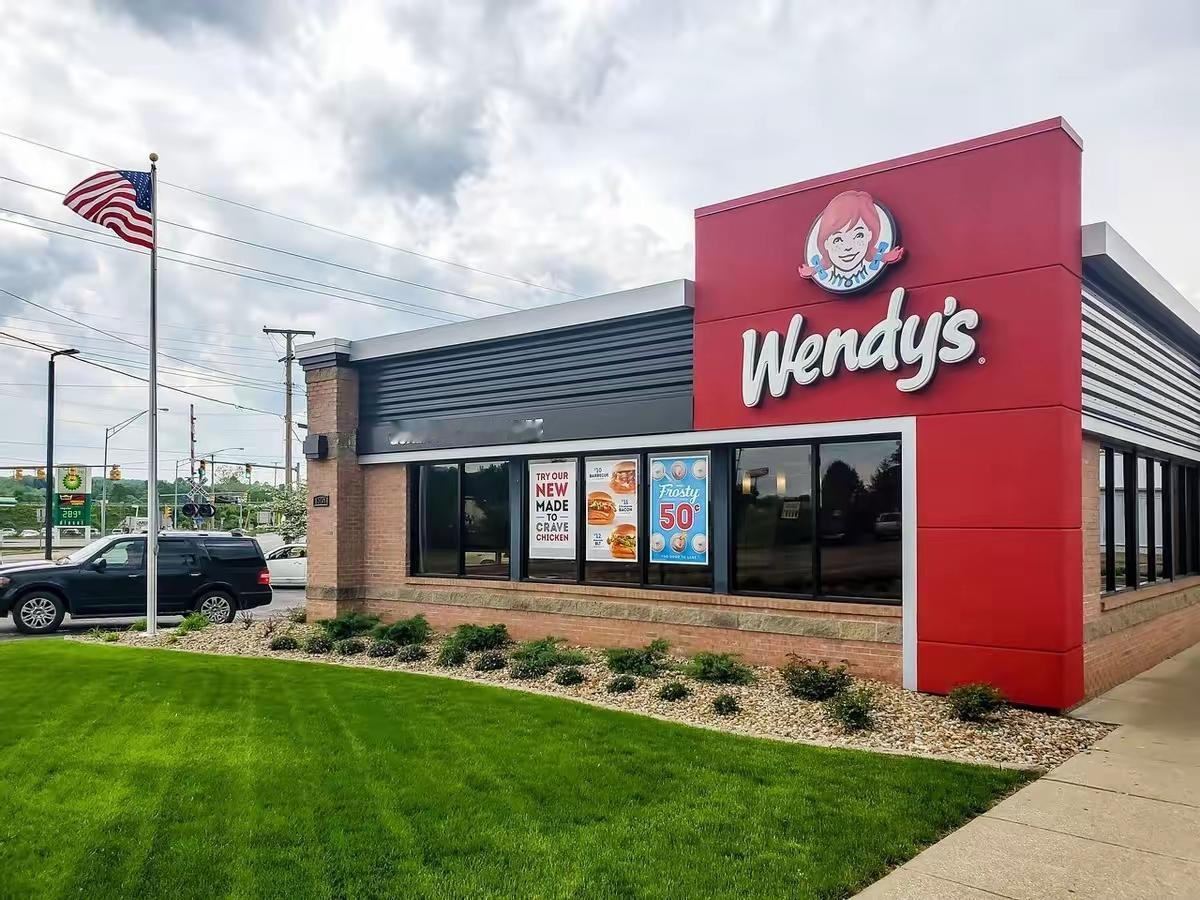 温迪（Wendy's）宣布进军中国市场！温迪是美国第三大汉堡连锁品牌，仅次于麦