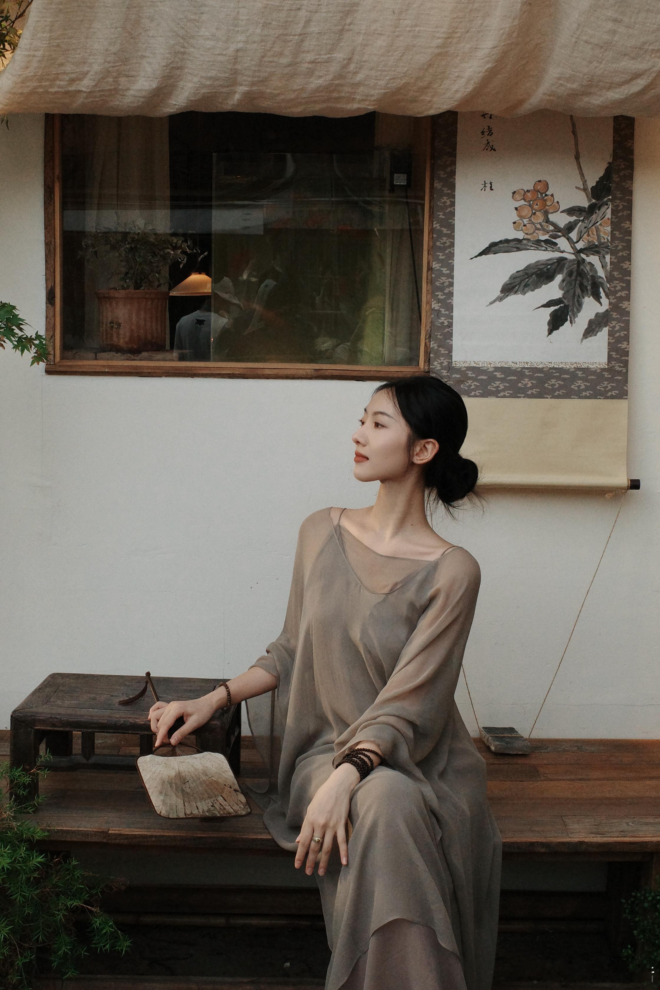 朋友说我是一个头发丝都散发着木头🪵气息的植物系女孩儿​​​
