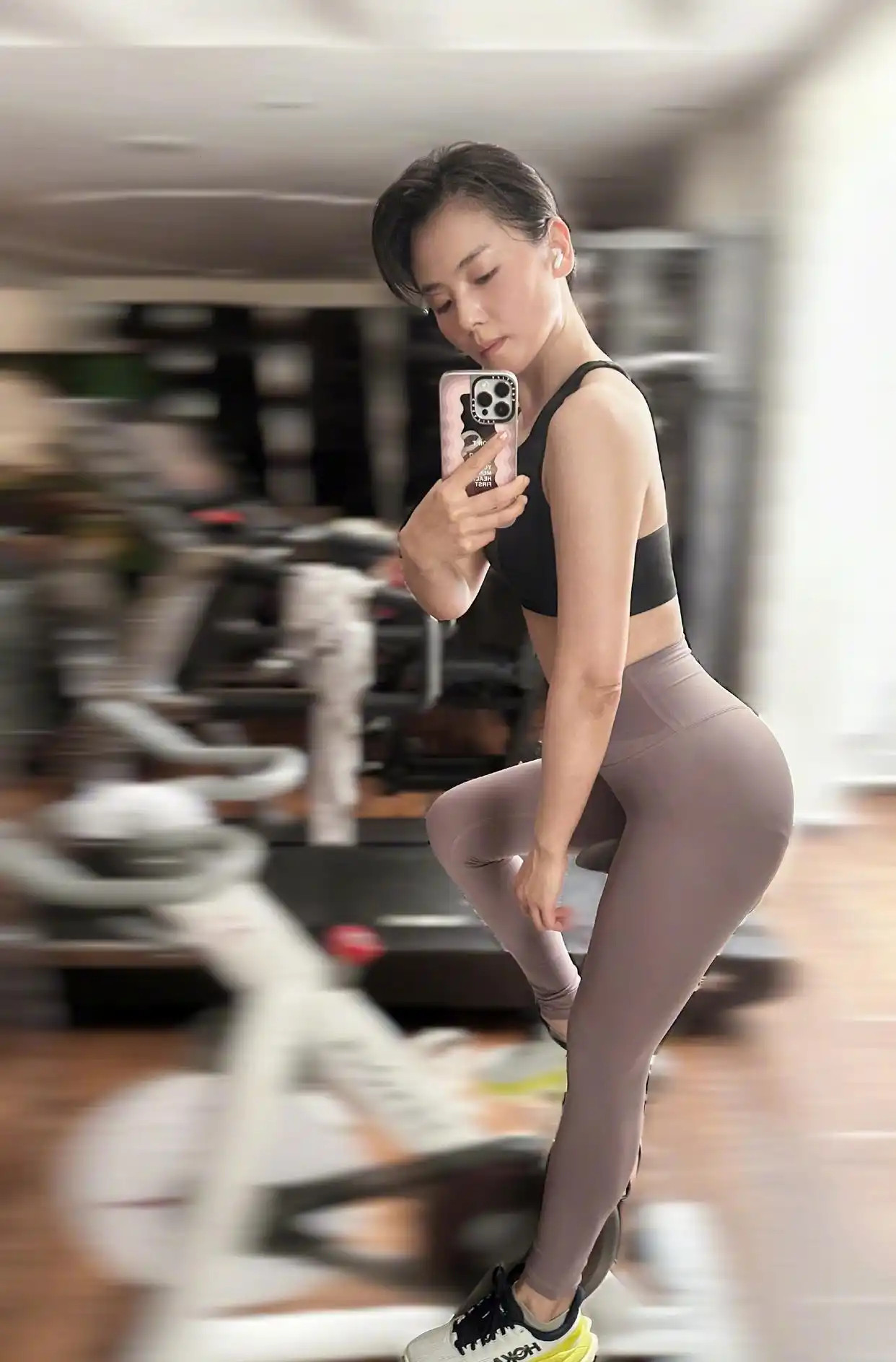刘涛素颜健身照真飒，这健康的美太有感染力了！