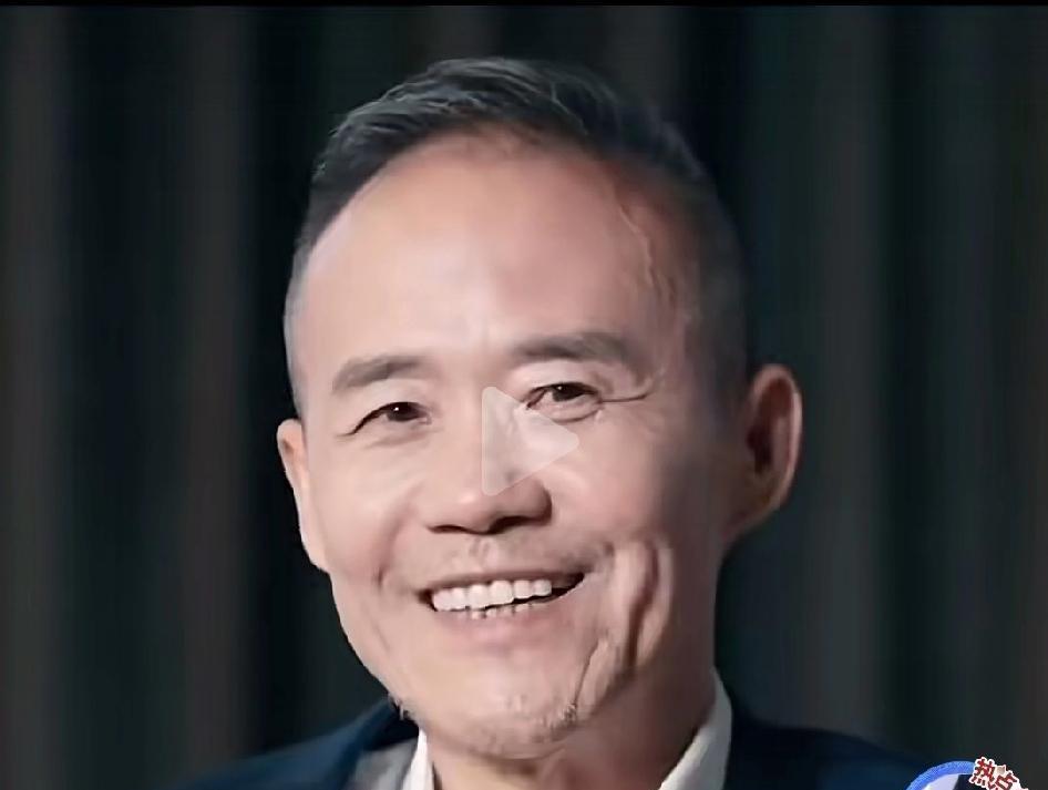 王石一句话，撕开了这对“顶流夫妻”最后的体面。“不够格”三个字，不是气话，是商