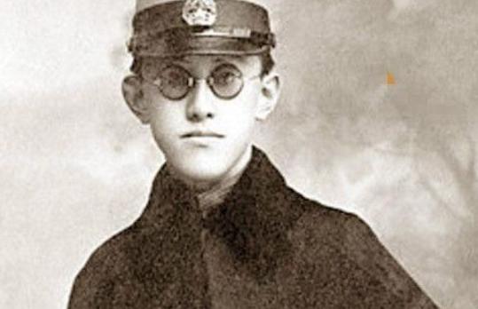 袁世凯第六子袁克桓，也是袁世凯所有儿子里最出色的一个，南京大屠杀时，他靠着外资身