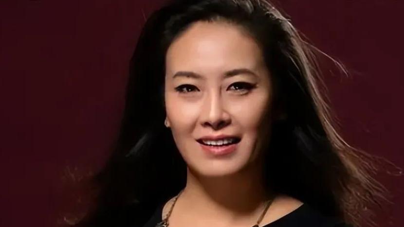 《逐玉》直到康婆子挺身而出，舍身护住宁娘和虎子，才知她的底色是善良的在剧中，