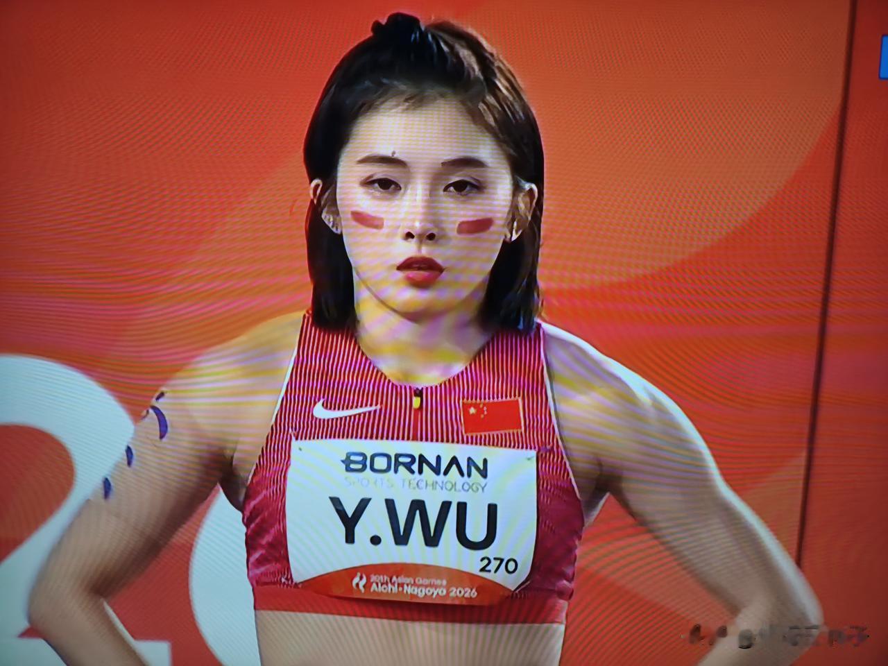 亚运会女子100米栏美女云集，吴艳妮最美，但是最终获得第三。从昨晚预赛上看，吴艳