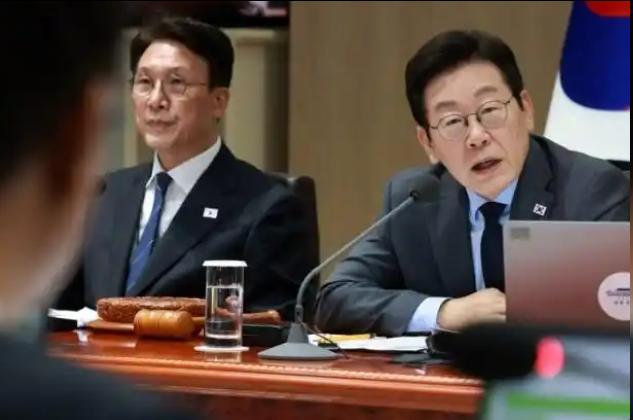 被特朗普“羞辱”后，李在明向中方表决心，谁破坏中韩关系就制裁。韩国总统李在明