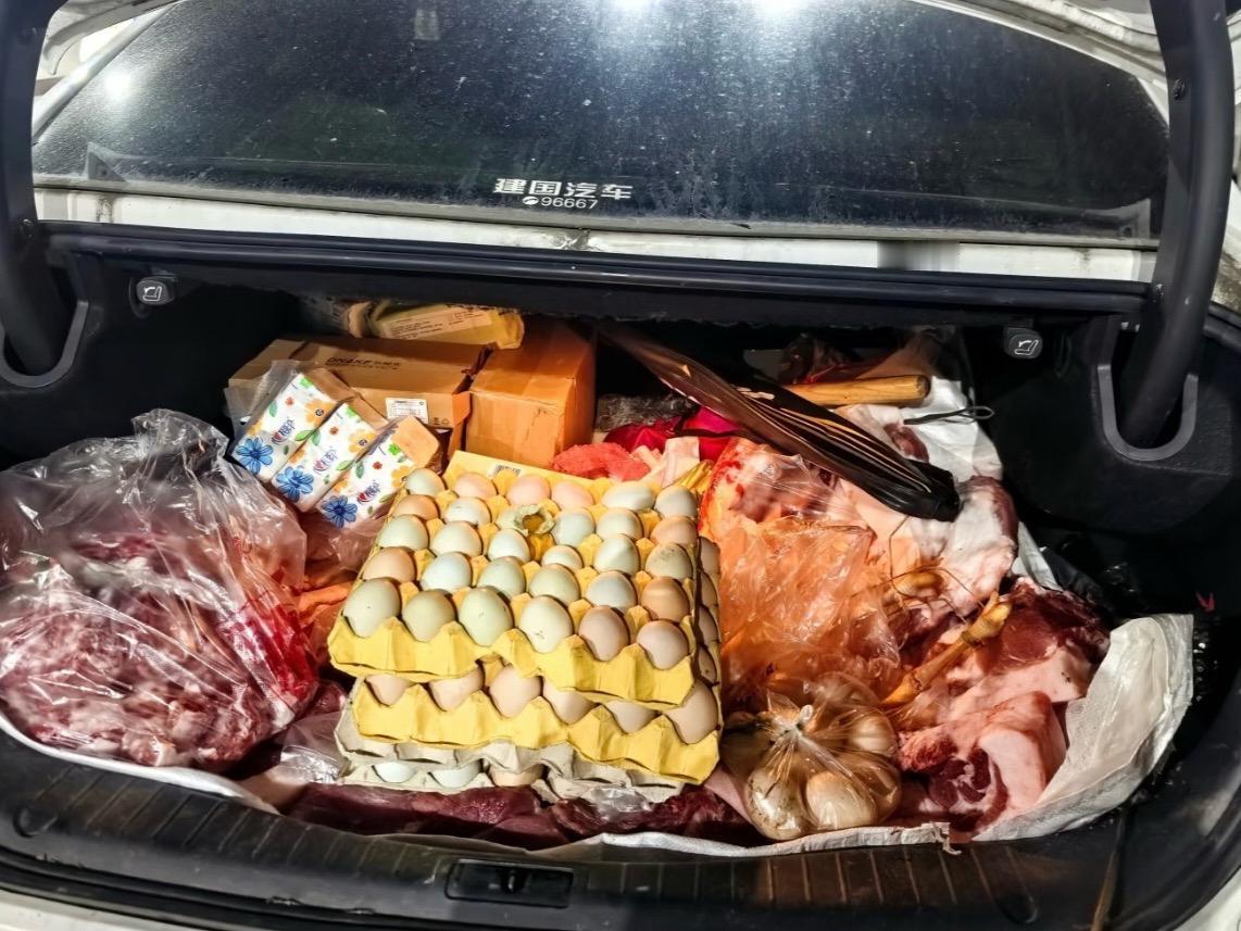 妈妈的爱永远都是最满的后备箱