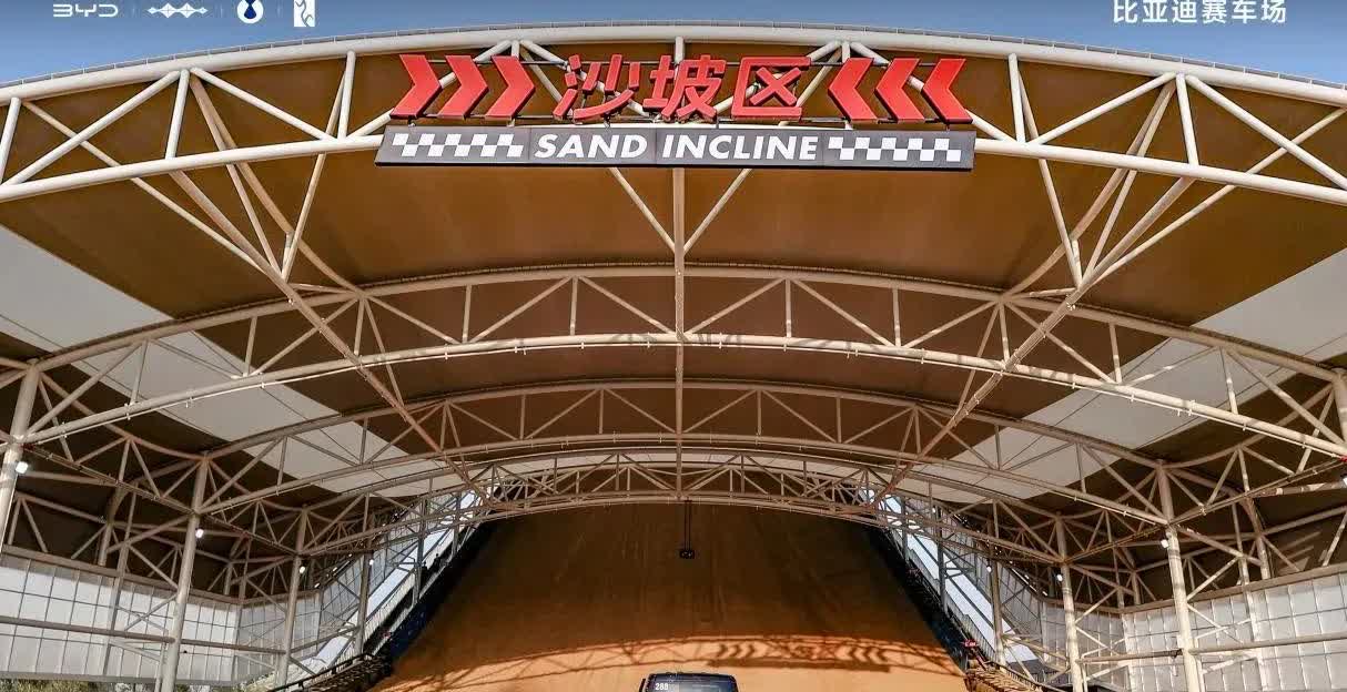 比亚迪真是把中国人研究透了！！要体面有宋、要舒适有秦、要省油有元、要空间