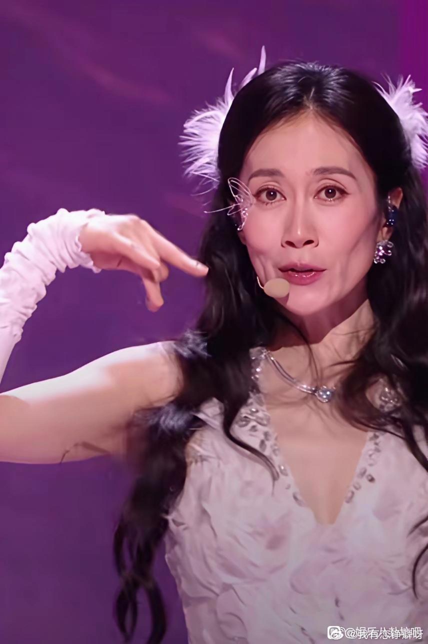 网友说她是浪姐里最显老，要身材面部凹陷，要面部饱满就不能纤细