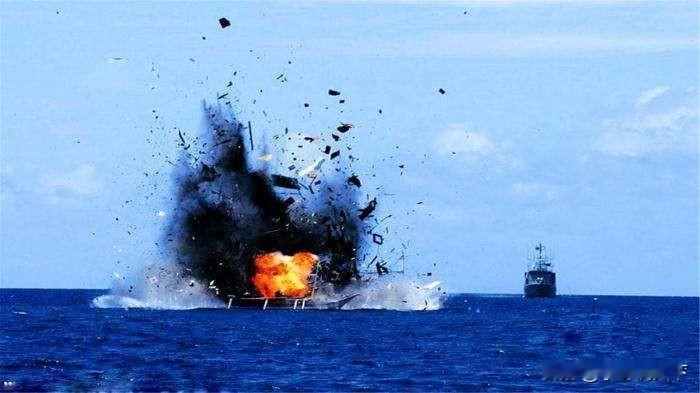 古巴好猛，一炮干翻美国船！本以为中东的硝烟会是下一个引爆点，没想到加勒比海的