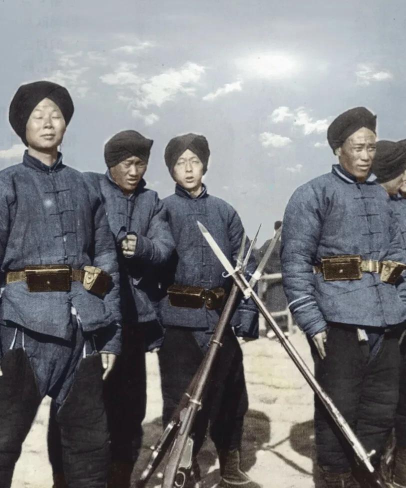 清末淮军装扮，为什么头都包起来？[？？？]