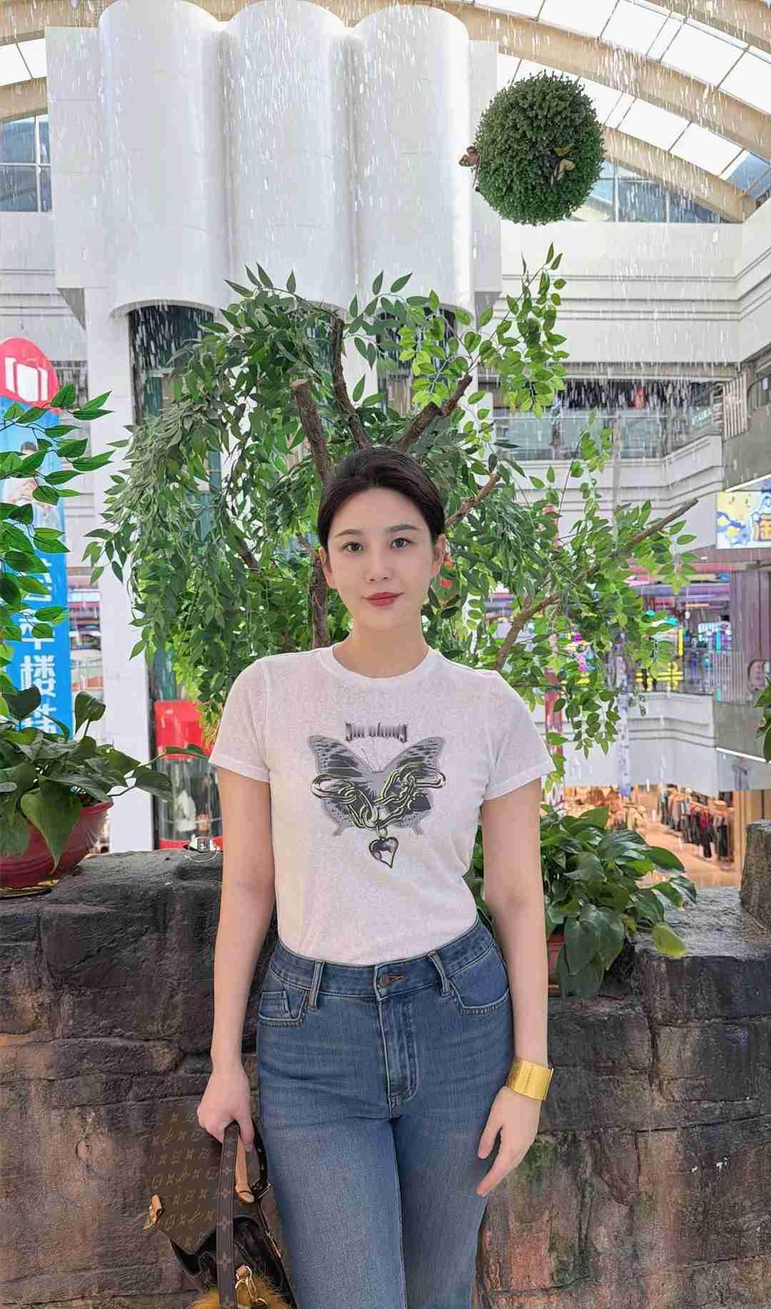 我的今日状态：😁轻松愉快我这里的天气：☀️晴天