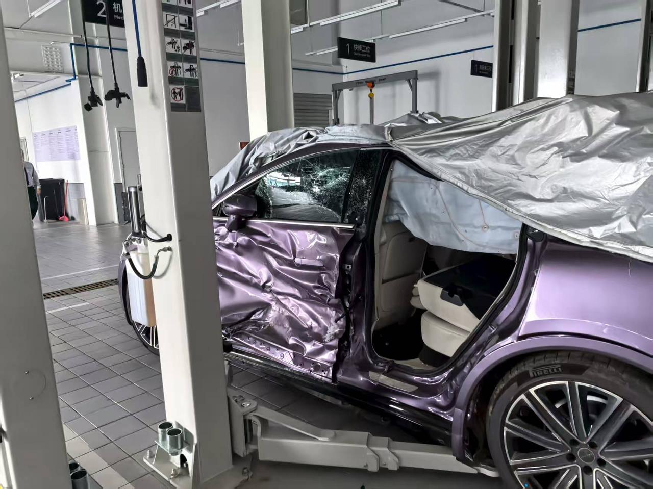 驾驶安全再牛，也得看司机状态跟不跟得上近日，一台智界S7在高速路段遭遇前后两台