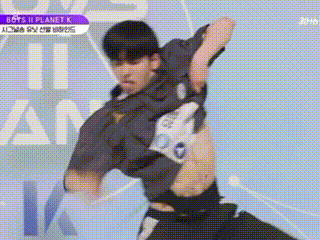 Bro，以为自己是🦍呢[吐舌头眯眼睛笑]​​​