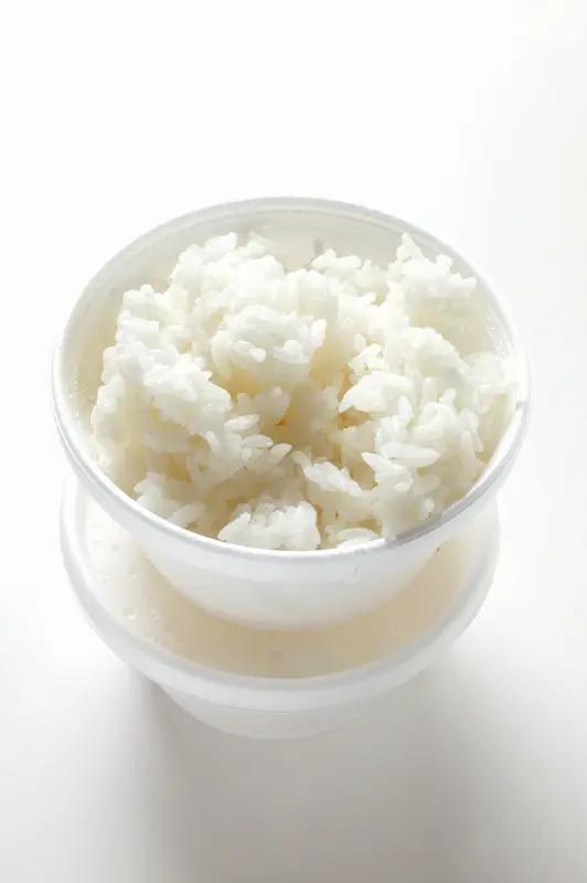 吃冷米饭能降血糖血脂吗？还真有点道理。这主要是因为冷米饭里抗性淀粉含量增加了。正