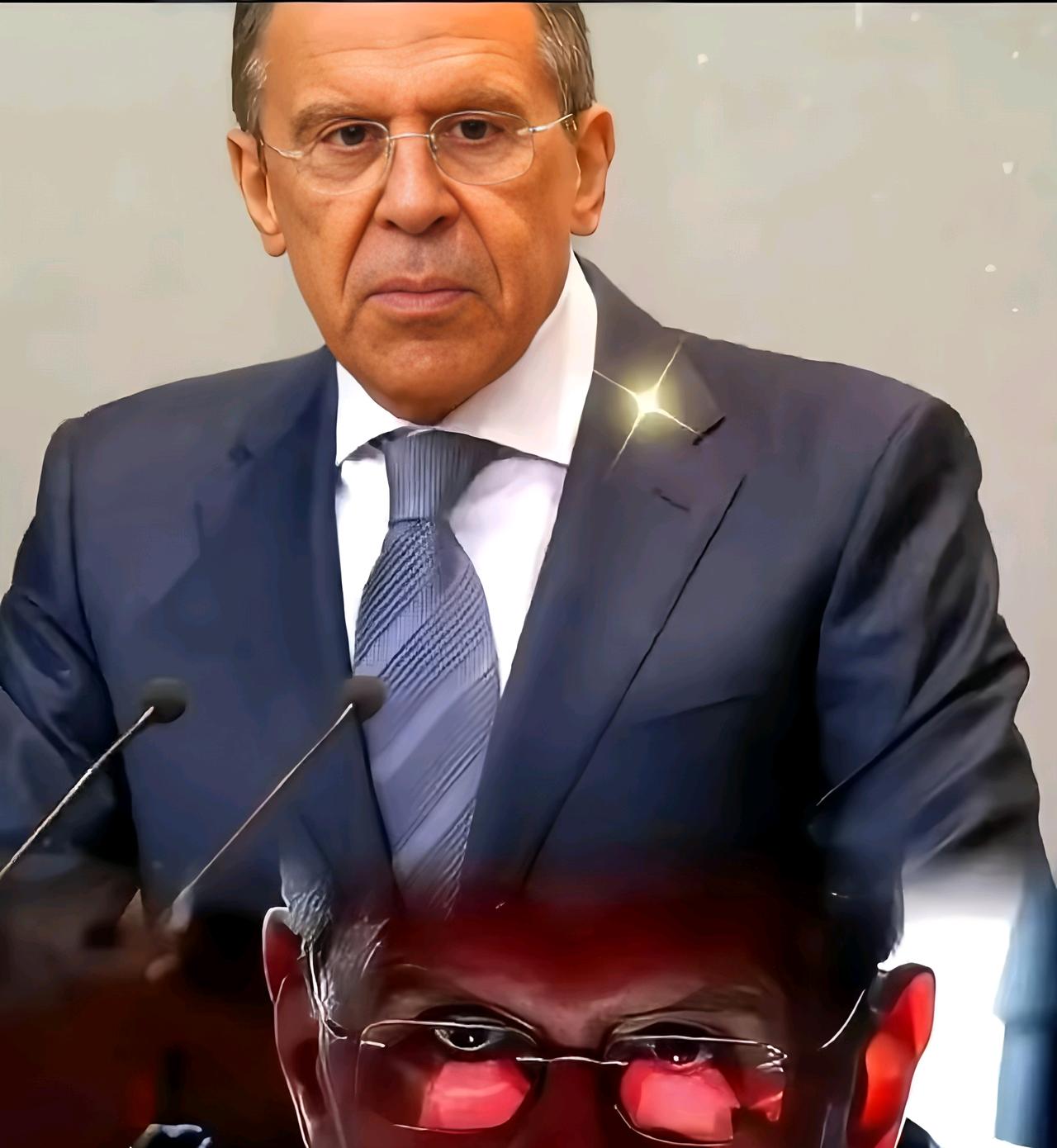 跟了自己十几年的贴身秘书，是美国间谍？仅一个眼神就发现不对劲想不到只是因为一个