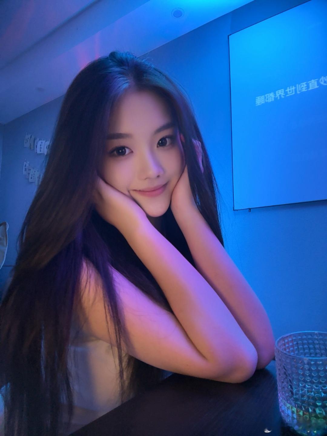 ☻​​​