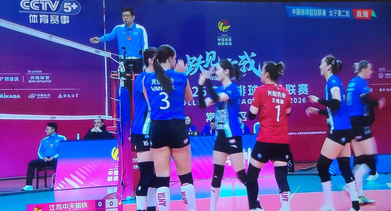 范赖克脸黑！进攻受阻没有想象的那么强！反而是沃龙科娃大放异彩！第二局比赛江苏