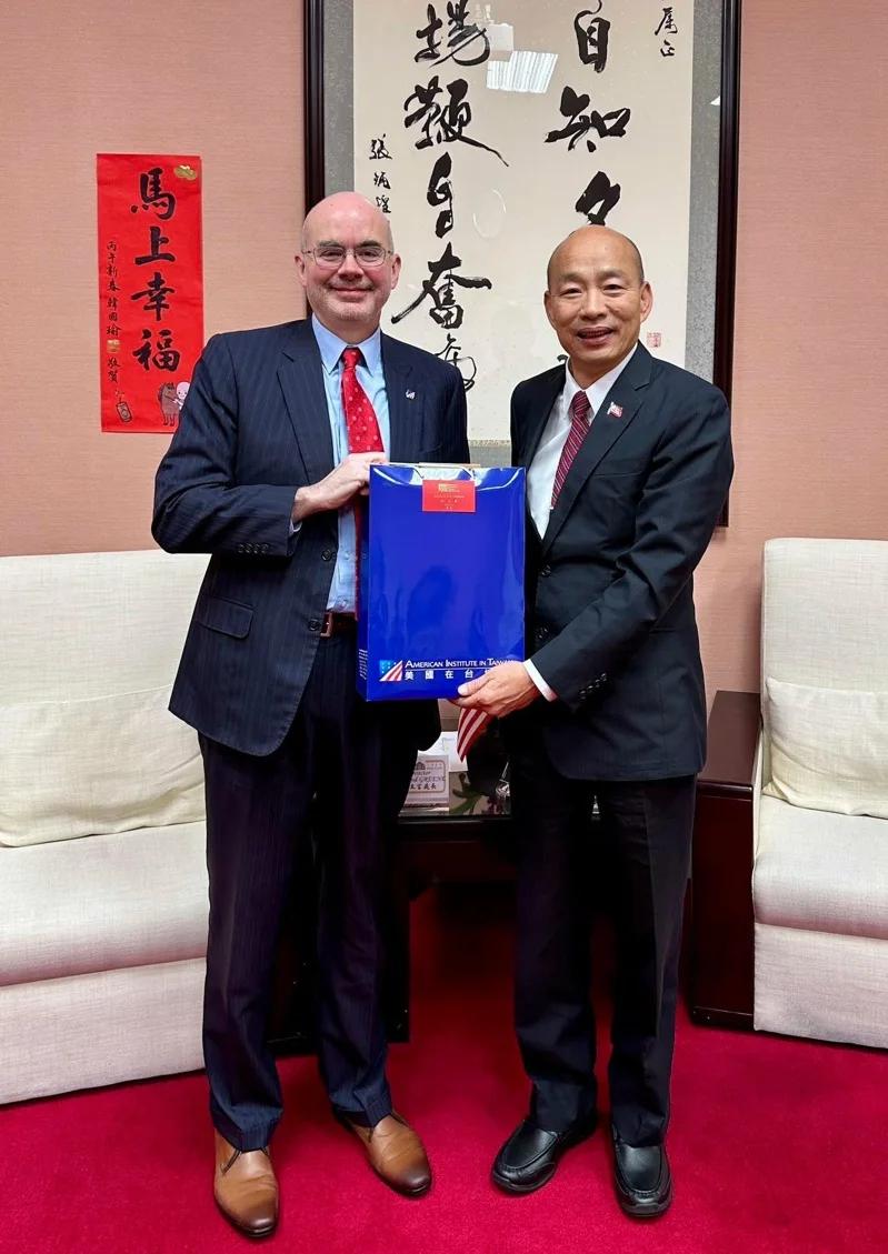 国民党为什么同意对美军购审查美国人告诉我们了今天，美国在台协会台北办事处处