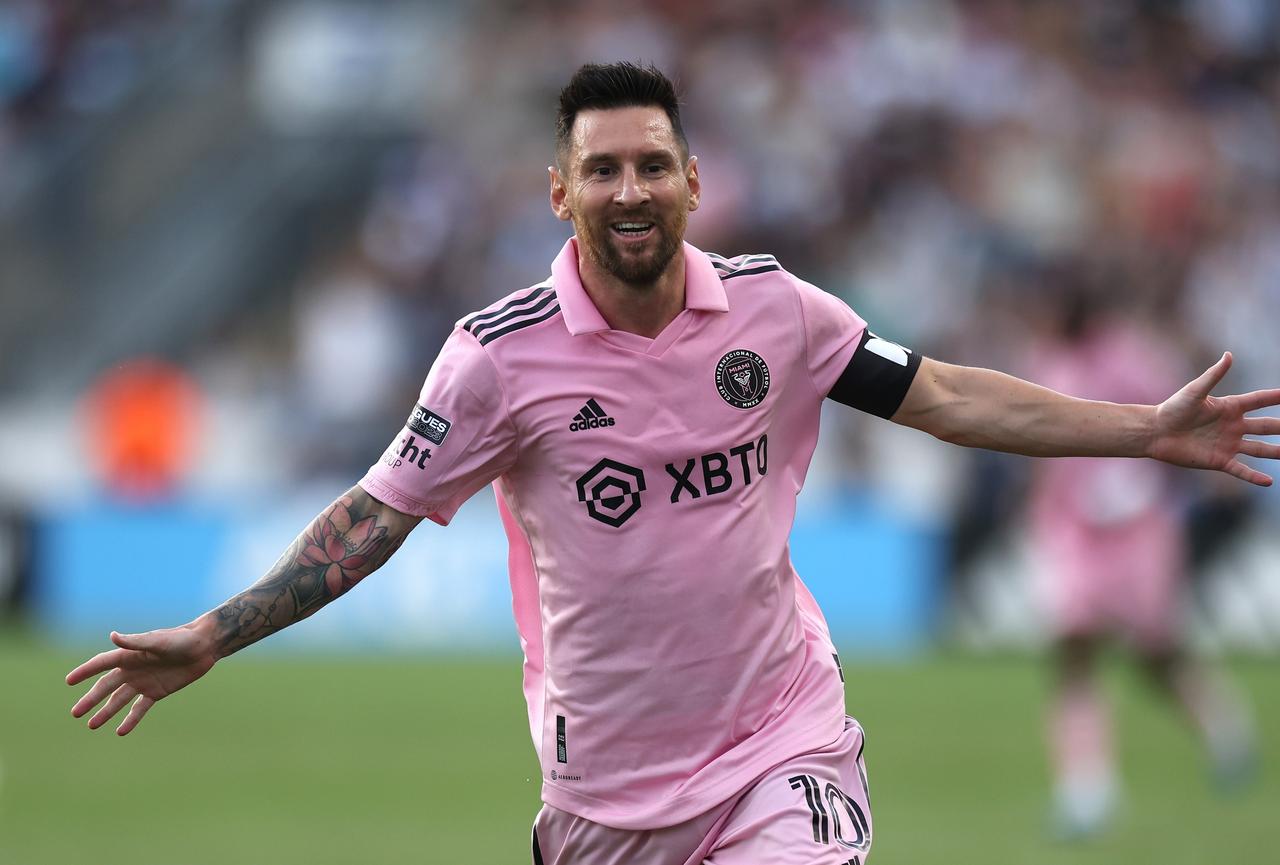 4-0，梅西双响，梦回巅峰，仍是大腿，迈阿密国际大胜，轻松晋级美职联八强。梅西