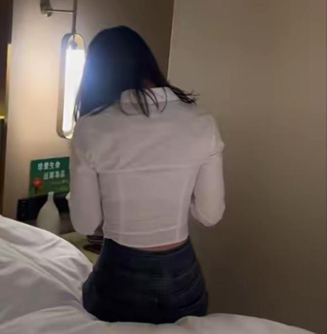 “她签了保单，却丢了尊严：保险员被客户骗上床后，反被逼进派出所！”你敢信吗？