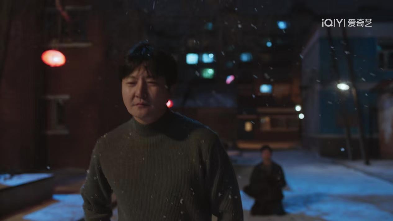 《老舅》的结局，确实让我破防了！舅妈车祸去世，店子也被回收了，加上老舅外面欠