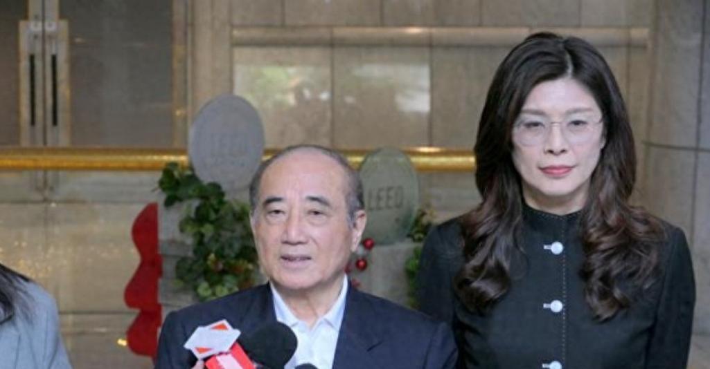 侯友谊终于出来表态了！在郑丽文访陆归来之后，侯友谊首次表态！4月16日，对于郑丽