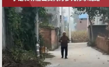 中秋咱都在家啃月饼、跟家人唠嗑吧？可河南有位大哥，偏不按常理出牌别人过节晒礼盒，