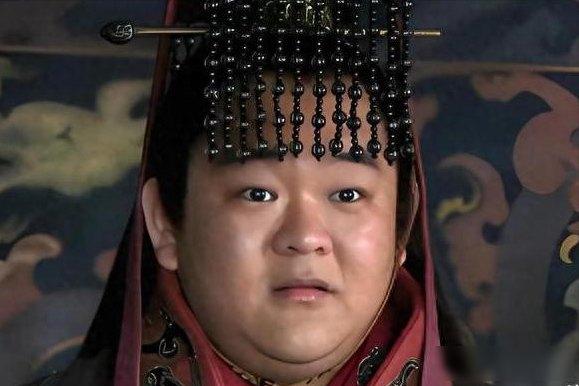 三国11个皇帝，曹丕干了6年，孙权干了24年，刘备只干了2年。猜