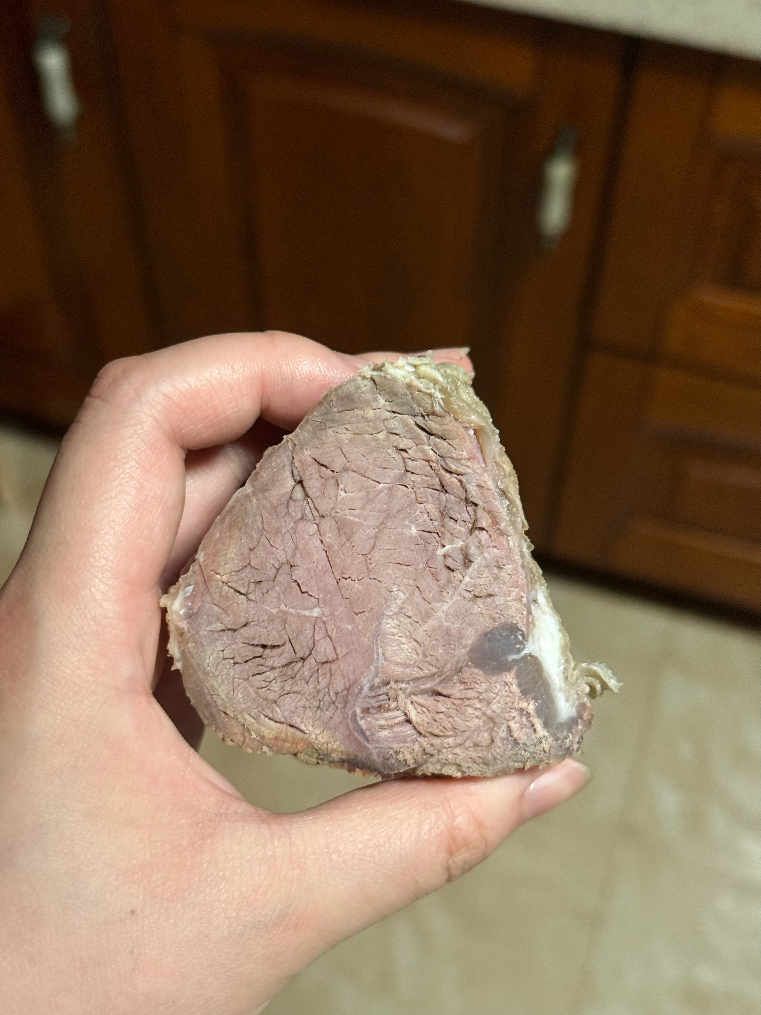 第一次自己炖牛肉，美味！水蜜桃之大一手抓不下