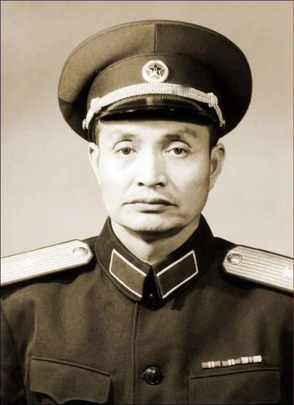 赵遵康（1913-1983），安徽省金寨县人。1929年加入中国共产主义青年团，