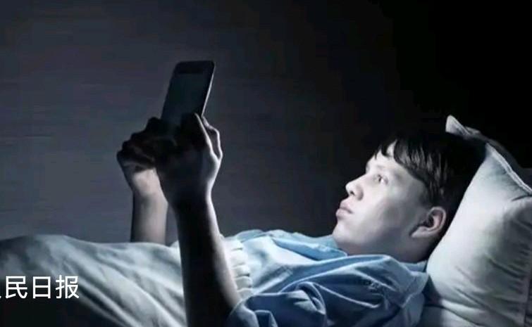 都知道熬夜对身体的危害大，可又有多少人能够避免熬夜呢？初高中学生、上班族就是避免