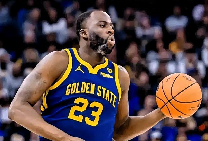 追梦格林所言极是啊！近日，格林在自己的播客节目中，谈到西部球队开拓者时表示：“