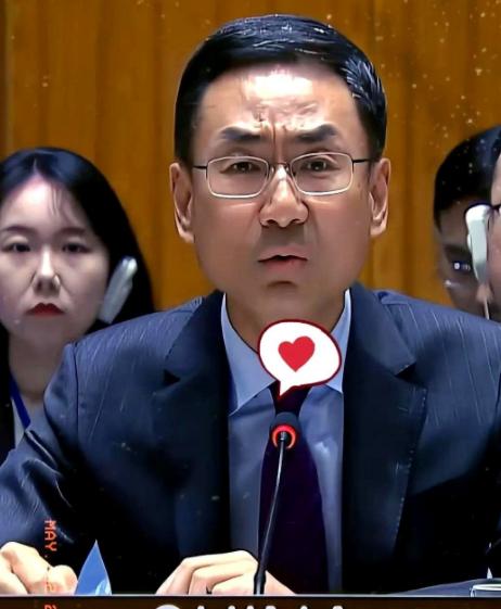 真的是绝了……当年人家的军舰开到家门口，炮口都快怼到脸上了，清政府的第一反应