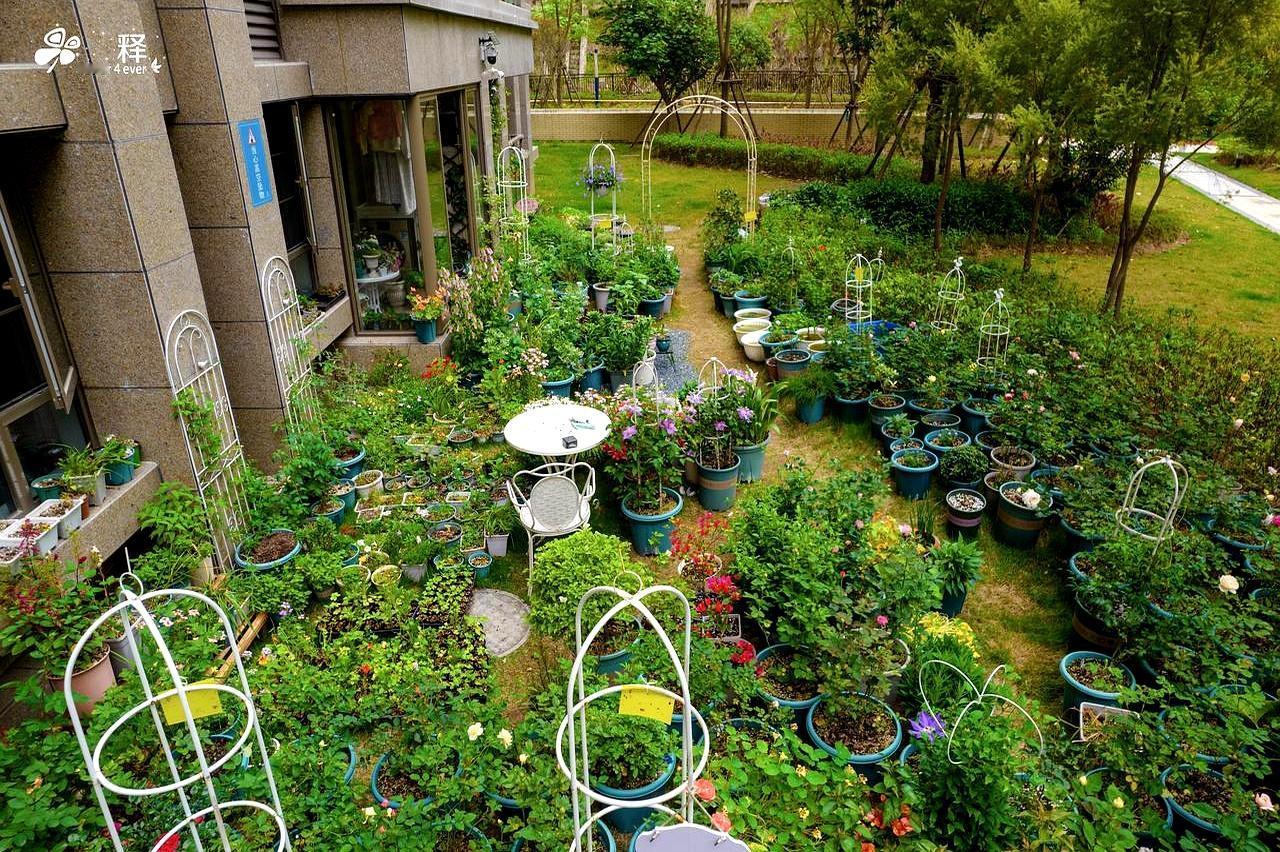 你说现在房价跌成这样，谁能想到？我朋友5个月前把闽侯上街的房子卖了，一平860