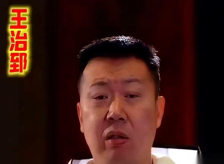 身高两米多、能在篮下生扛两三个壮汉的女篮核心李月汝，居然被一张快递单给防死了。