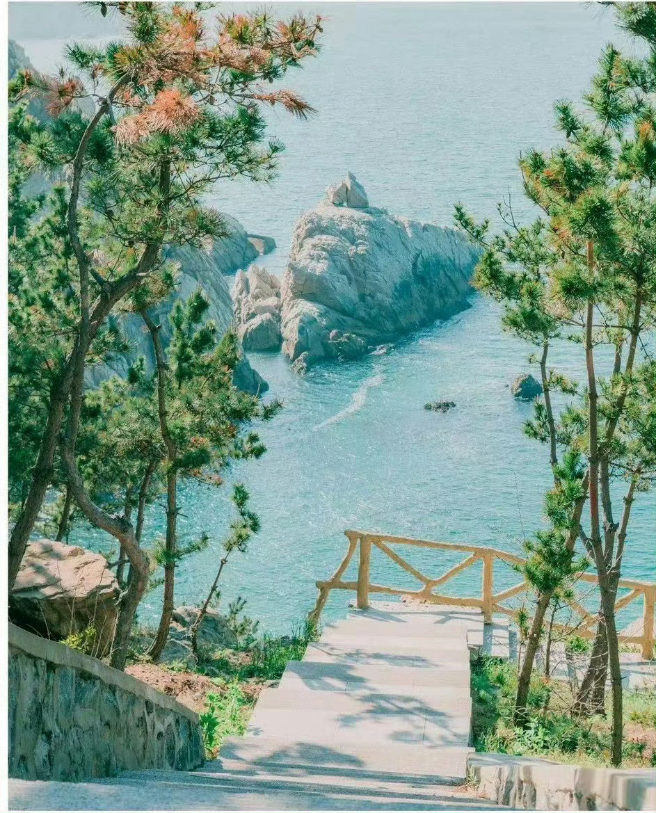 威海，山风的清甜，海风的淡雅，让人欲罢不能，而这里的生活，更是惬意到让人词穷。