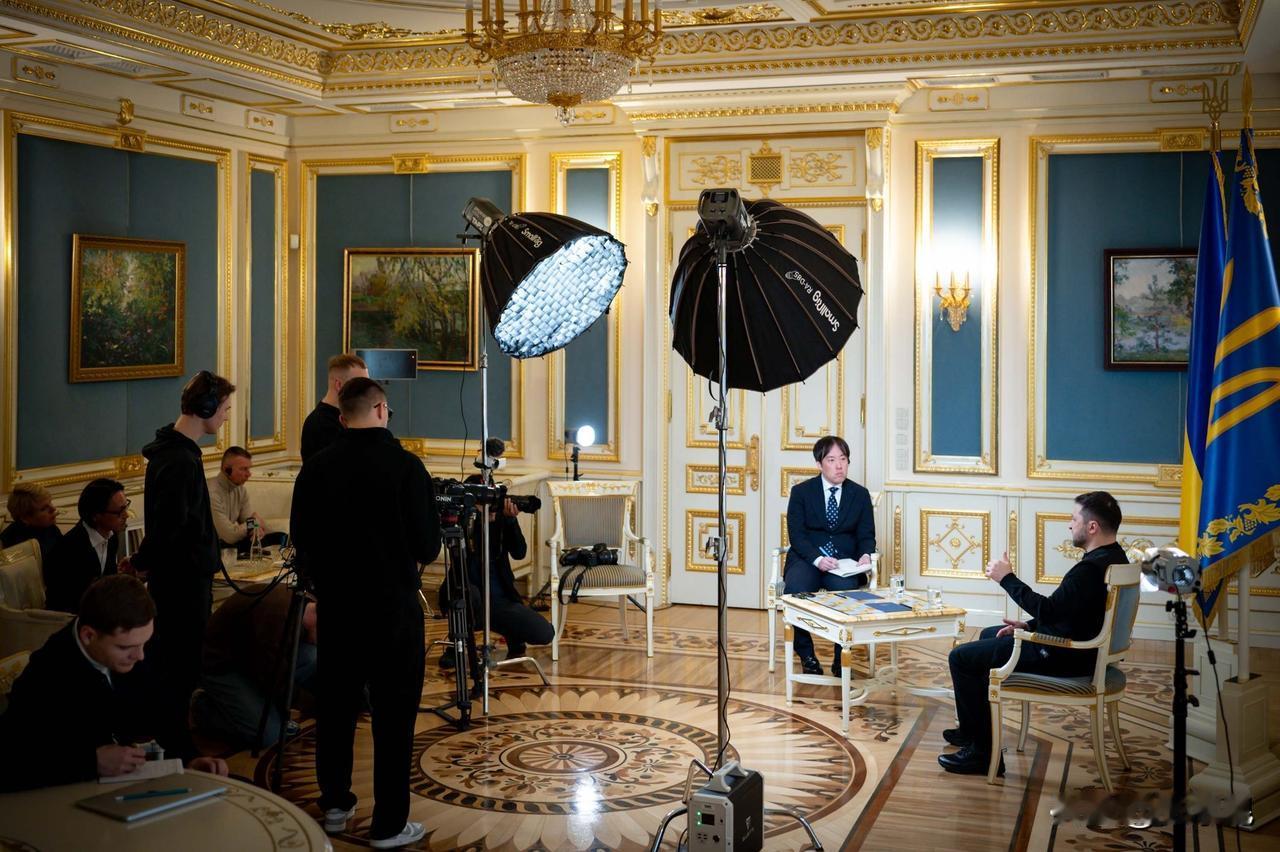 泽连斯基今天接受日本共同社采访时说：“日本一贯支持我们。但如果我们要开启全新篇章