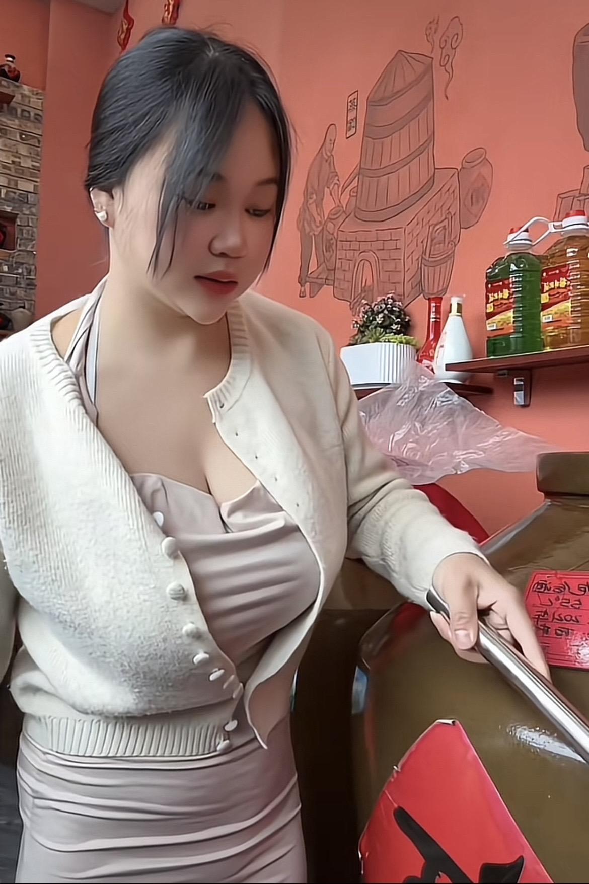 街拍美女穿搭 优雅气质 每日分享