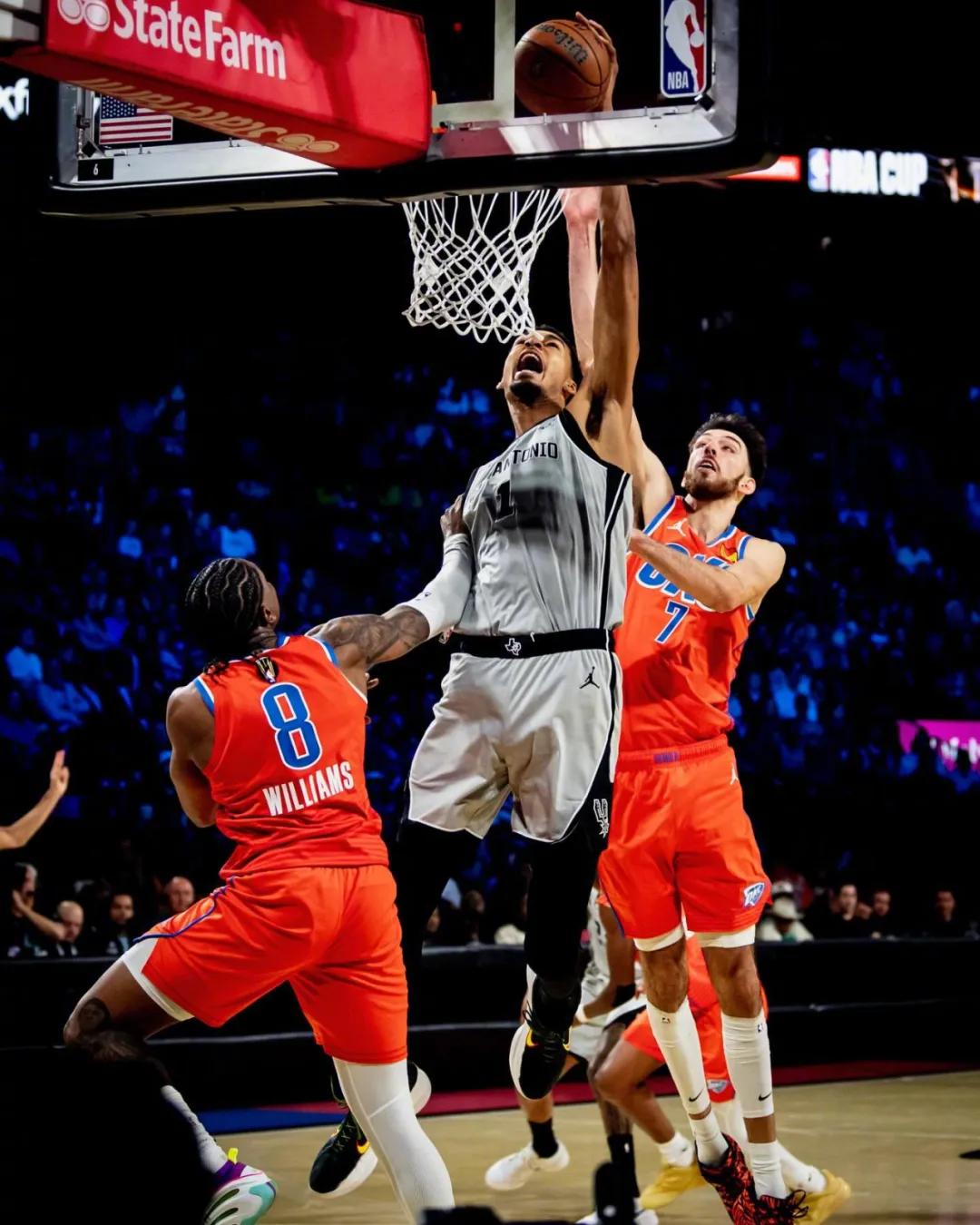 少林篮球真的有搞头，文班亚马只用了20分钟就把雷霆拉下了神坛！在今天雷霆与马