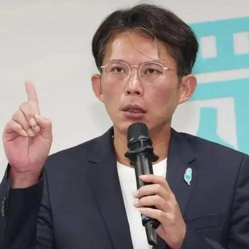 民众党主席黄国昌愿意访问大陆民进党劝他三思10月30日，黄国昌在媒体访谈
